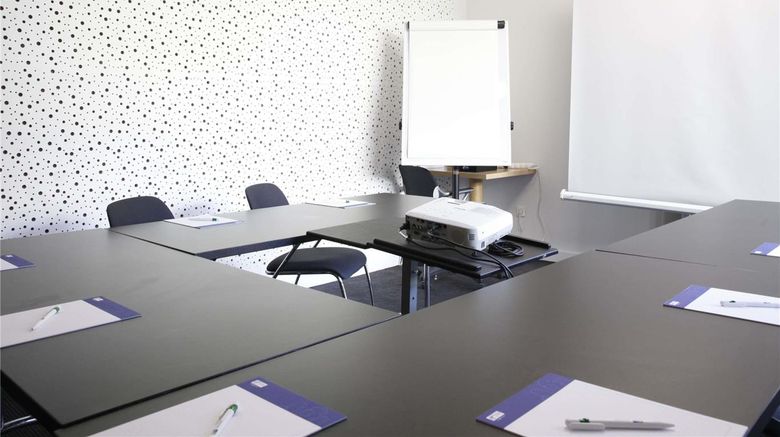 <b>Hotel Marseille St Charles Meeting</b>. Images powered by <a href="https://iceportal.shijigroup.com/" title="IcePortal" target="_blank">IcePortal</a>.