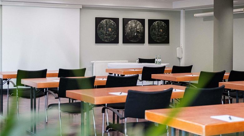 <b>Mercure Hotel Pforzheim Meeting</b>. Images powered by <a href="https://iceportal.shijigroup.com/" title="IcePortal" target="_blank">IcePortal</a>.