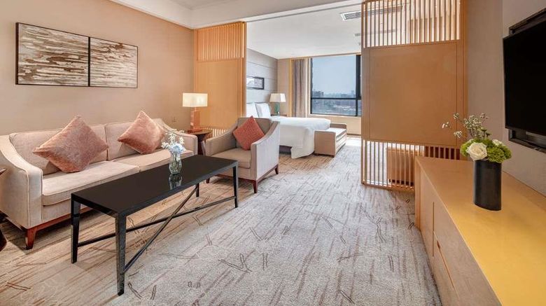 <b>Swissotel Guangzhou Room</b>. Images powered by <a href="https://iceportal.shijigroup.com/" title="IcePortal" target="_blank">IcePortal</a>.