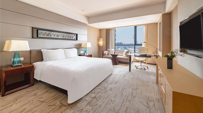 <b>Swissotel Guangzhou Room</b>. Images powered by <a href="https://iceportal.shijigroup.com/" title="IcePortal" target="_blank">IcePortal</a>.