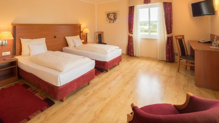 Hotel Meridian Room