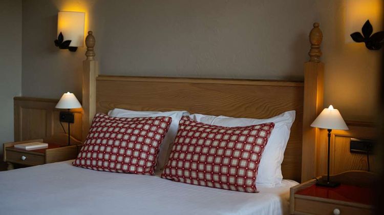 Arnold Hotel Room