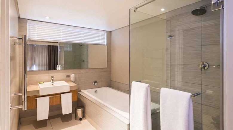 <b>Harbour Bridge Suites 001 Suite</b>. Images powered by <a href="https://iceportal.shijigroup.com/" title="IcePortal" target="_blank">IcePortal</a>.