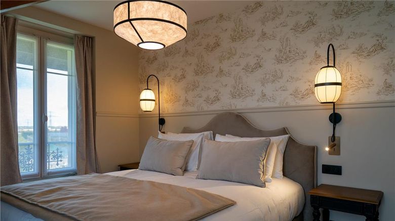 <b>Villa Edmond Maison Blanche Bievres Suite</b>. Images powered by <a href="https://iceportal.shijigroup.com/" title="IcePortal" target="_blank">IcePortal</a>.