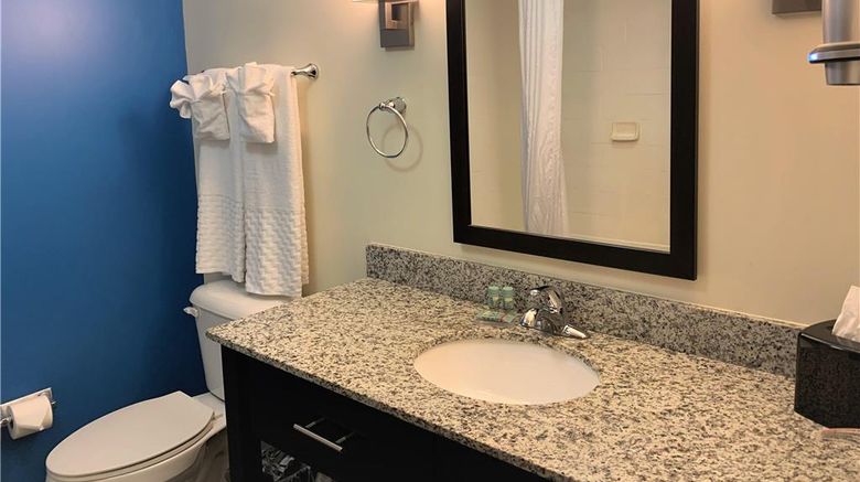 <b>SureStay by Best Western Cambridge Room</b>. Images powered by <a href="https://iceportal.shijigroup.com/" title="IcePortal" target="_blank">IcePortal</a>.