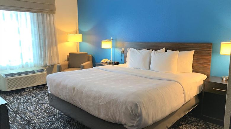 <b>SureStay by Best Western Cambridge Room</b>. Images powered by <a href="https://iceportal.shijigroup.com/" title="IcePortal" target="_blank">IcePortal</a>.