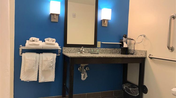 SureStay by Best Western Cambridge Room
