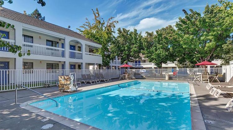 Super 8 by Wyndham Santa Rosa North Pool