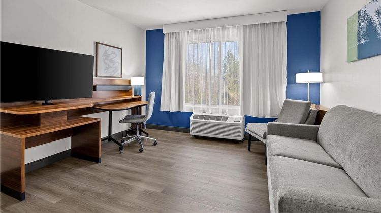 Spark by Hilton Macon North Room