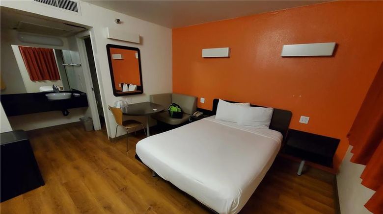 <b>Super 8 by Wyndham Petaluma Room</b>. Images powered by <a href="https://iceportal.shijigroup.com/" title="IcePortal" target="_blank">IcePortal</a>.