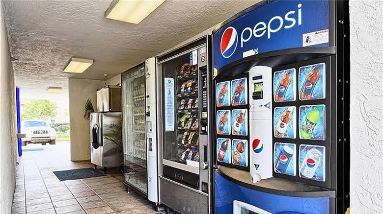 <b>Super 8 by Wyndham Petaluma Other</b>. Images powered by <a href="https://iceportal.shijigroup.com/" title="IcePortal" target="_blank">IcePortal</a>.