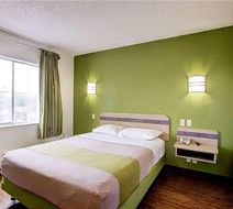 Super 8 by Wyndham Aurora East Room