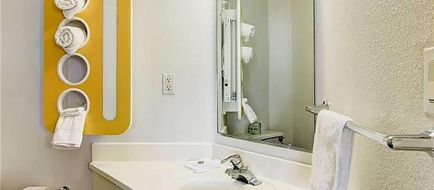 Super 8 by Wyndham Aurora East Room