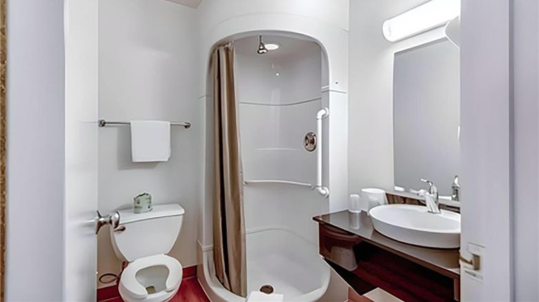 <b>Super 8 by Wyndham Tracy Room</b>. Images powered by <a href="https://iceportal.shijigroup.com/" title="IcePortal" target="_blank">IcePortal</a>.