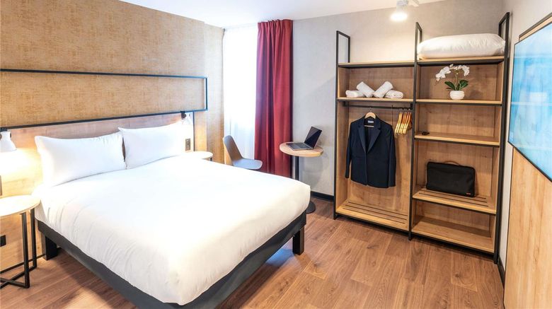 <b>Ibis Paris Porte De Saint Ouen Room</b>. Images powered by <a href="https://iceportal.shijigroup.com/" title="IcePortal" target="_blank">IcePortal</a>.