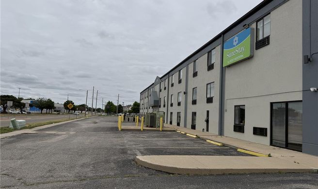 Best Western Plus Wichita West Airport Exterior