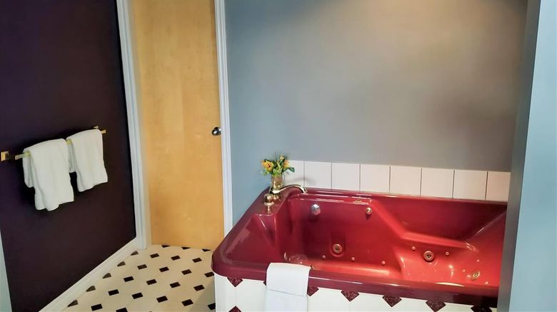 <b>Ramada by Wyndham Florenceville Room</b>. Images powered by <a href="https://iceportal.shijigroup.com/" title="IcePortal" target="_blank">IcePortal</a>.