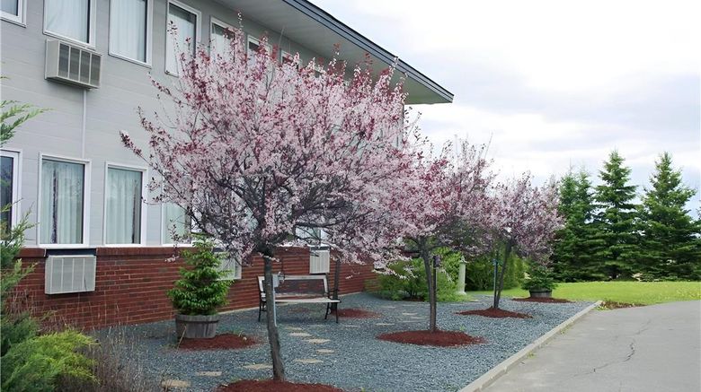 <b>Ramada by Wyndham Florenceville Exterior</b>. Images powered by <a href="https://iceportal.shijigroup.com/" title="IcePortal" target="_blank">IcePortal</a>.