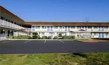 Super 8 by Wyndham Turlock