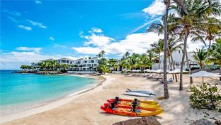 Hodges Bay Resort & Spa