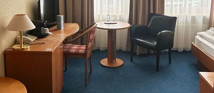 City Hotel Valois Room