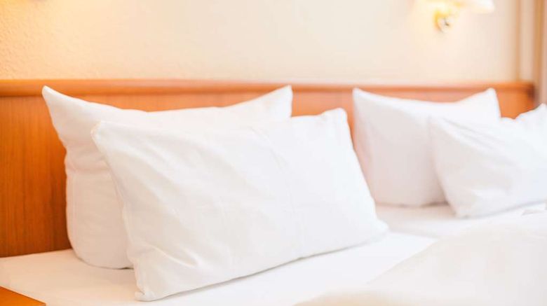 <b>City Hotel Valois Room</b>. Images powered by <a href="https://iceportal.shijigroup.com/" title="IcePortal" target="_blank">IcePortal</a>.