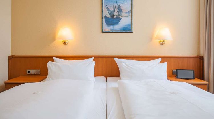 City Hotel Valois Room