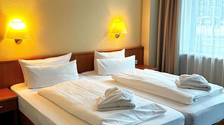City Hotel Valois Room