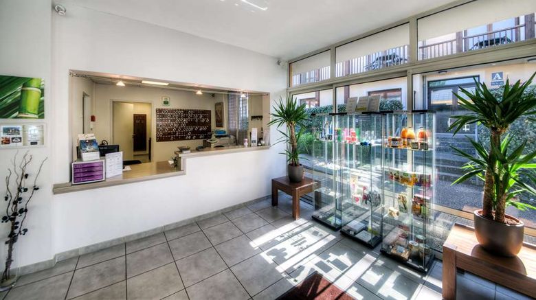 <b>Zenitude Hotel-Residence l'Acacia Lobby</b>. Images powered by <a href="https://iceportal.shijigroup.com/" title="IcePortal" target="_blank">IcePortal</a>.