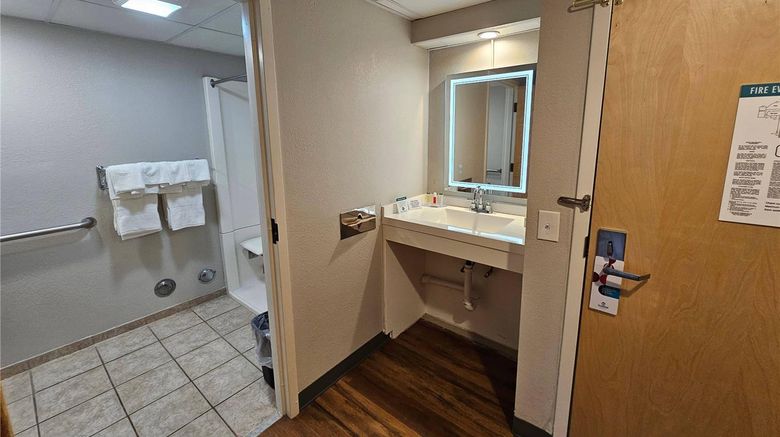 <b>Clarion Pointe South Portland Room</b>. Images powered by <a href="https://iceportal.shijigroup.com/" title="IcePortal" target="_blank">IcePortal</a>.