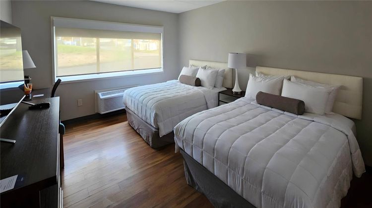Clarion Pointe South Portland Room