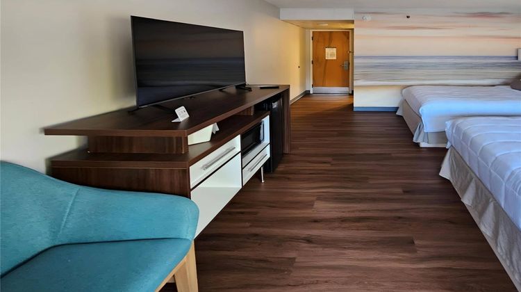 Clarion Pointe South Portland Room