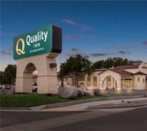 Quality Inn Exterior