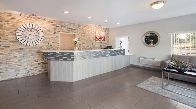 <b>Quality Inn & Suites Tri-Cities Lobby</b>. Images powered by <a href="https://iceportal.shijigroup.com/" title="IcePortal" target="_blank">IcePortal</a>.