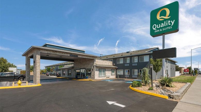 <b>Quality Inn & Suites Tri-Cities Exterior</b>. Images powered by <a href="https://iceportal.shijigroup.com/" title="IcePortal" target="_blank">IcePortal</a>.