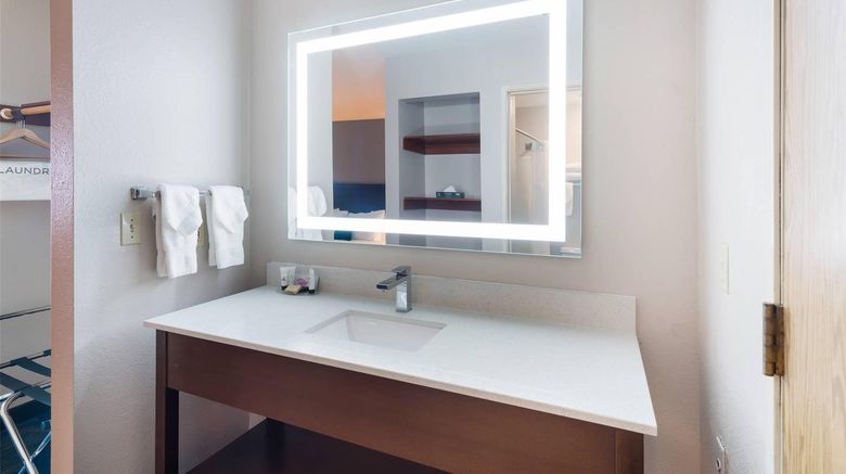 <b>Quality Inn & Suites Tri-Cities Room</b>. Images powered by <a href="https://iceportal.shijigroup.com/" title="IcePortal" target="_blank">IcePortal</a>.