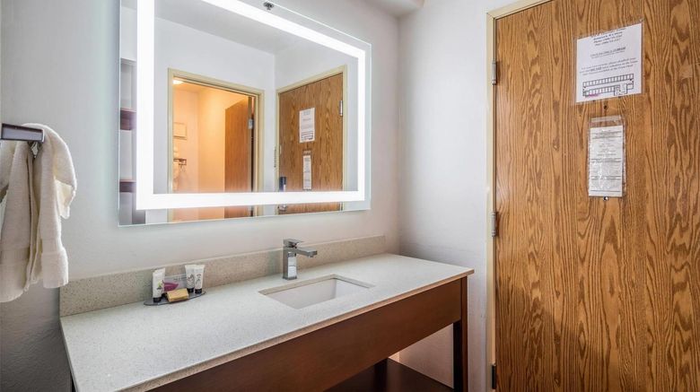 <b>Quality Inn & Suites Tri-Cities Room</b>. Images powered by <a href="https://iceportal.shijigroup.com/" title="IcePortal" target="_blank">IcePortal</a>.