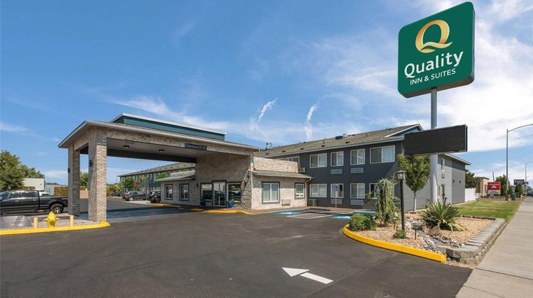 Quality Inn & Suites Tri-Cities Exterior