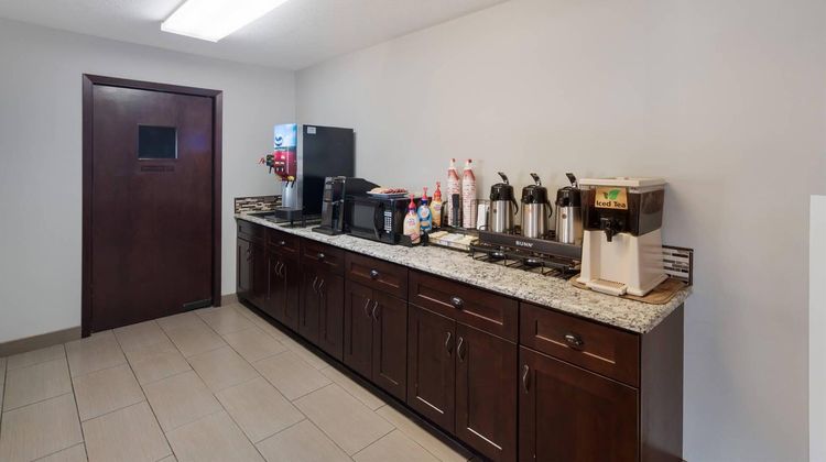 Quality Inn & Suites Tri-Cities Restaurant