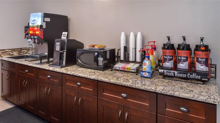 Quality Inn & Suites Tri-Cities Restaurant