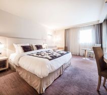 Hotel Le Pre Carre Room