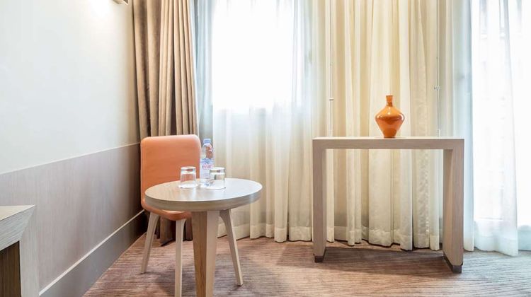 Hotel Le Pre Carre Room