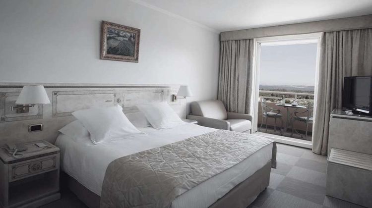 Hotel Corsica Room