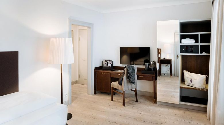 <b>Schloss Pichlarn Hotel Room</b>. Images powered by <a href="https://iceportal.shijigroup.com/" title="IcePortal" target="_blank">IcePortal</a>.