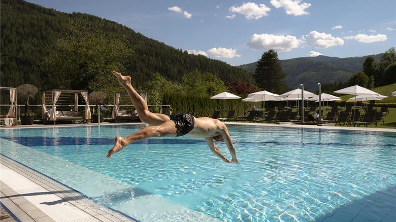 <b>Schloss Pichlarn Hotel Pool</b>. Images powered by <a href="https://iceportal.shijigroup.com/" title="IcePortal" target="_blank">IcePortal</a>.