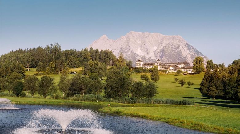 <b>Schloss Pichlarn Hotel Golf</b>. Images powered by <a href="https://iceportal.shijigroup.com/" title="IcePortal" target="_blank">IcePortal</a>.