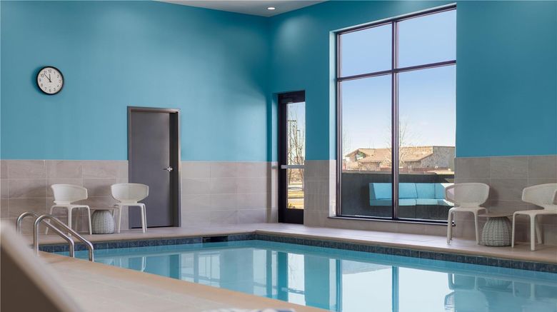 <b>Hilton Garden Hutchinson Pool</b>. Images powered by <a href="https://iceportal.shijigroup.com/" title="IcePortal" target="_blank">IcePortal</a>.