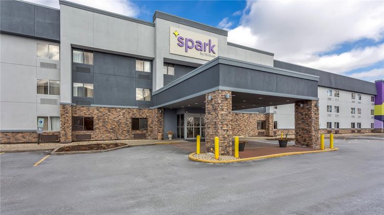 Spark by Hilton Matteson Chicago I 57 Exterior