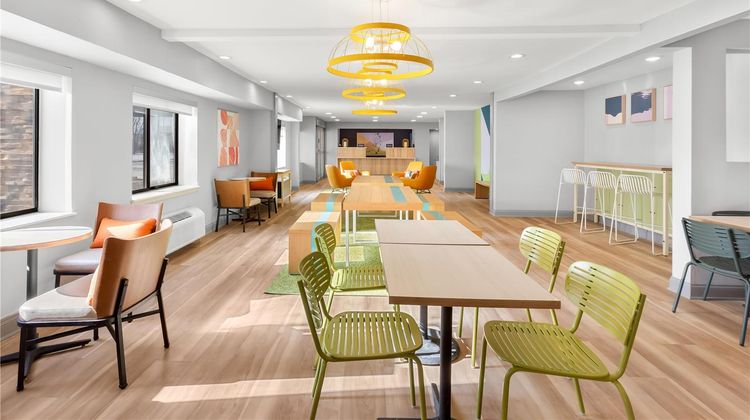 Spark by Hilton Matteson Chicago I 57 Restaurant