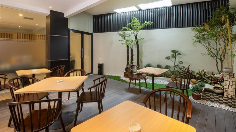 <b>Best Western Setiabudhi Bandung Restaurant</b>. Images powered by <a href="https://iceportal.shijigroup.com/" title="IcePortal" target="_blank">IcePortal</a>.